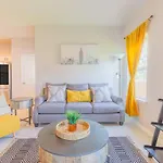 Luxury 3Br Retreat, Pool, Near Cota & Airport