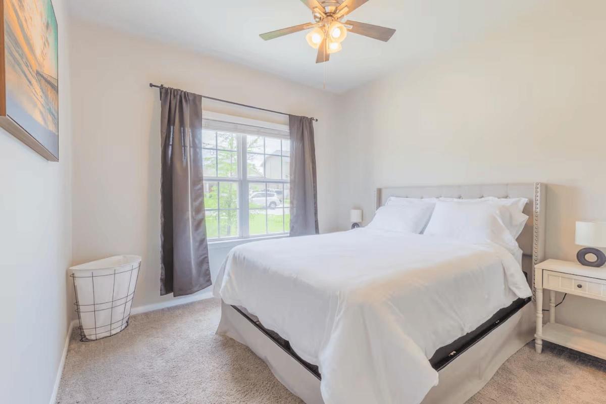 Luxury 3br Retreat, Pool, Near Cota & Airport *