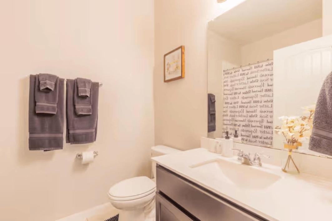 Luxury 3br Retreat, Pool, Near Cota & Airport