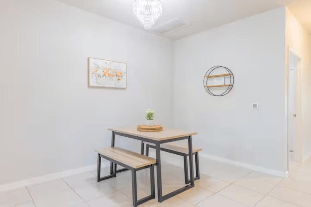 Luxury 3br Retreat, Pool, Near Cota & Airport *