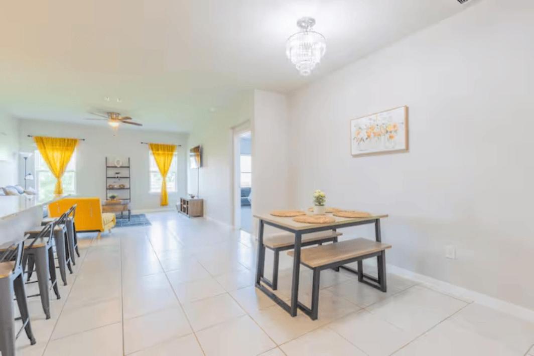 Holiday home Luxury 3br Retreat, Pool, Near Cota & Airport *