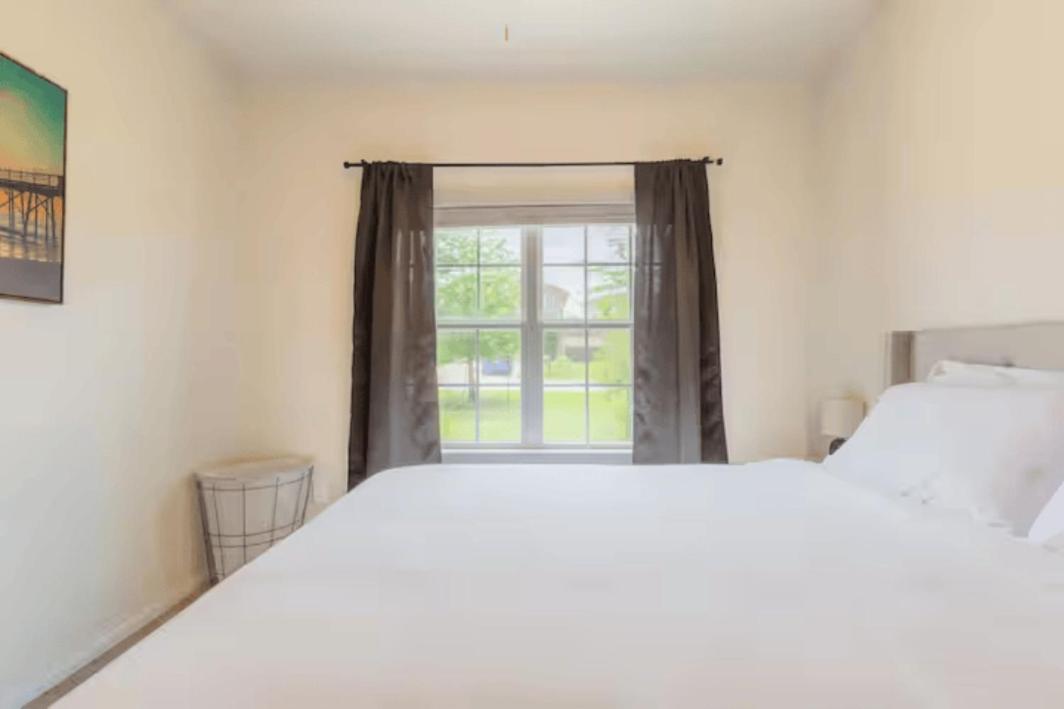 Luxury 3br Retreat, Pool, Near Cota & Airport Holiday home *